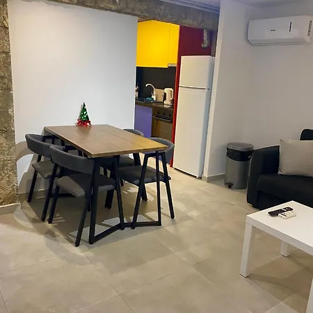 Young Unique Budget Retreat דירה *