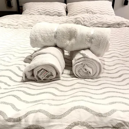 아파트 Young Unique Budget Retreat