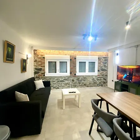 아파트 Young Unique Budget Retreat