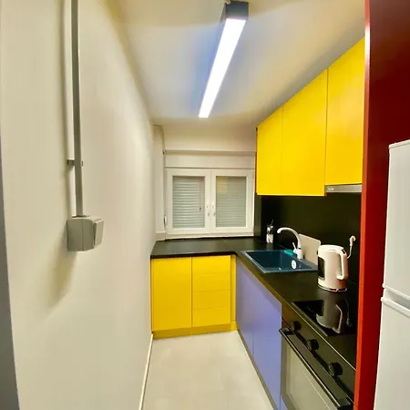 Young Unique Budget Retreat * 테살로니키